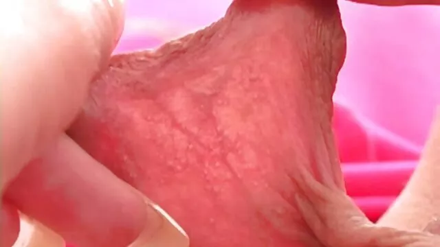 Tình dục không đăng ký  Các chàng trai, giúp bà qua đường và những phụ nữ lớn tuổi mời ông để cảm ơn của mình, với tình dục. Anh ta đã mời cô ấy đến nhà của ông và một quý cô phim sex japan xinh ở bed