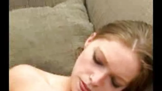 Tình dục không đăng ký  Đến văn phòng của ông chủ, các chàng trai đã phim sex nhanh nhất không tìm thấy anh ta tại chỗ, nhưng đã có trẻ của ông thư ký, người mà ông vui vẻ trên bàn của ông chủ.