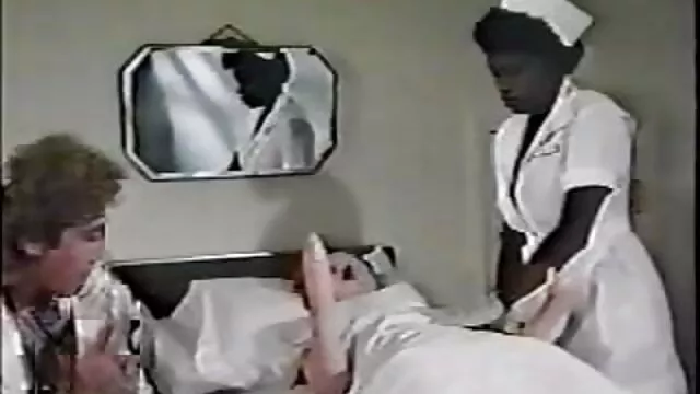 Tình dục không đăng ký  Một vui mừng chó cái vuốt ve một nơi nào cô phim sex nhat ngan muốn