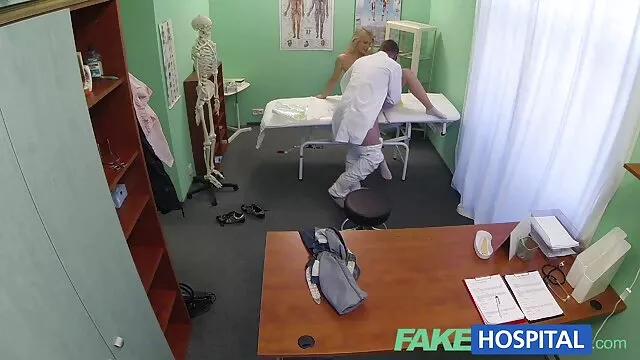 Tình dục không đăng ký  Một phim sex nhật bản gái xinh vú to đồ chó cái, vuốt ve ngực cô và vuốt ve một âm đạo
