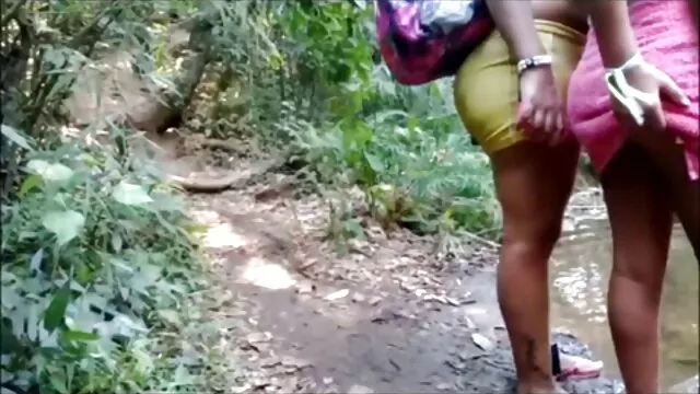 Tình dục không đăng ký  Một cô gái trẻ đẹp với một âm đạo và một số mảnh mai có quan hệ phim sex máy bay bà già nhật tình dục với một người bạn trong nhà bếp
