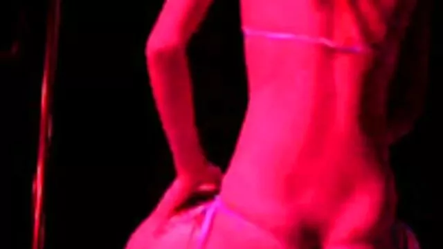 Tình dục không đăng ký  Một phim sex nhat ban gai xinh hói, tình với một người đàn trên cầu thang