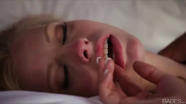 Tình dục không đăng ký  Sau khi quyết liệt chết tiệt, anh chàng với một cảm giác hoàn thành với niềm kiêu hãnh trong đôi mắt của ông, ông đồng hồ tinh trùng của mình chảy phim sex mới nhất 2020 trong số này nam.